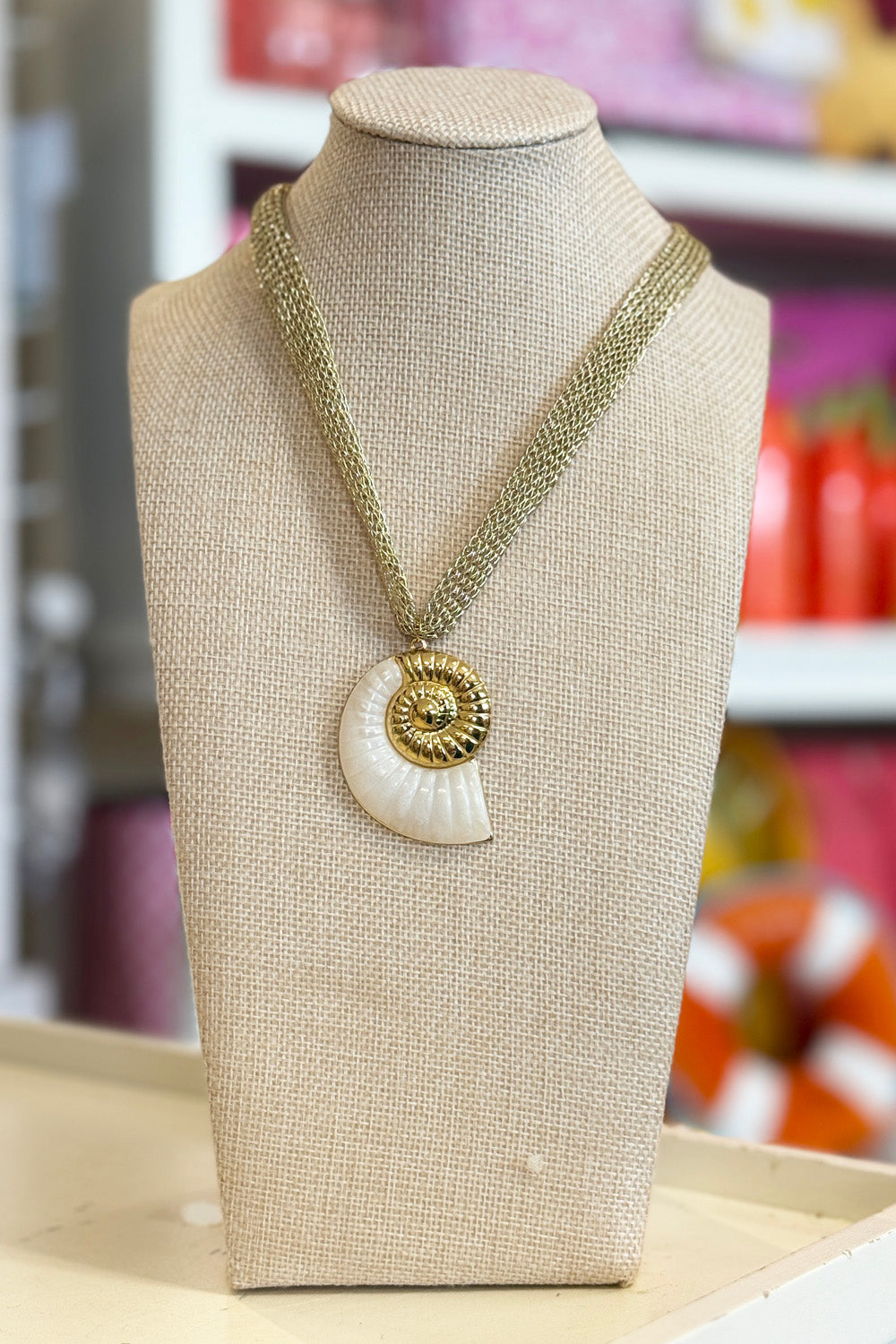 Big Single Seashell Necklace