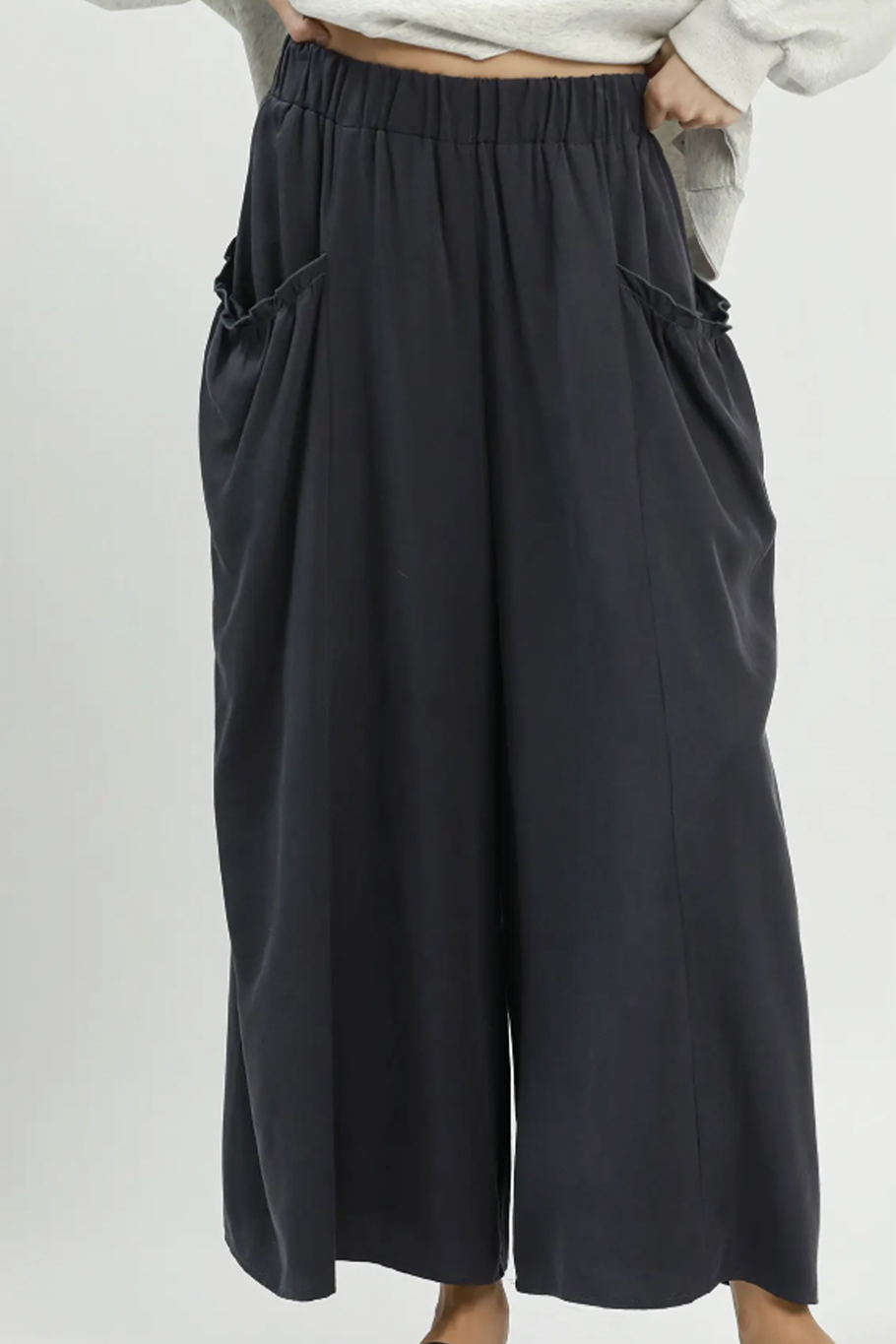 Flowy Wide Leg Pocket Pants - Navy