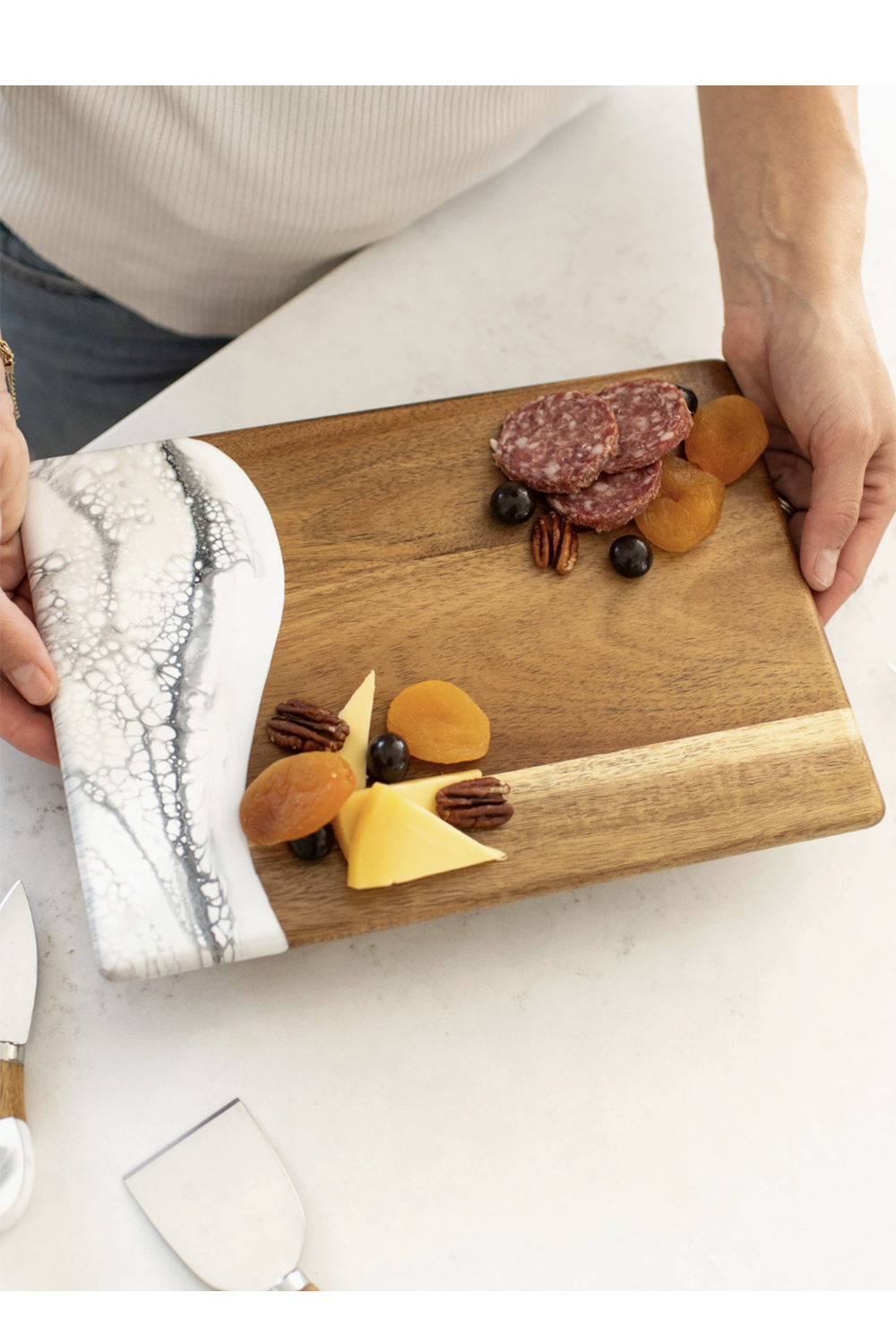 Lynnie Cheeseboard - Mini Marble