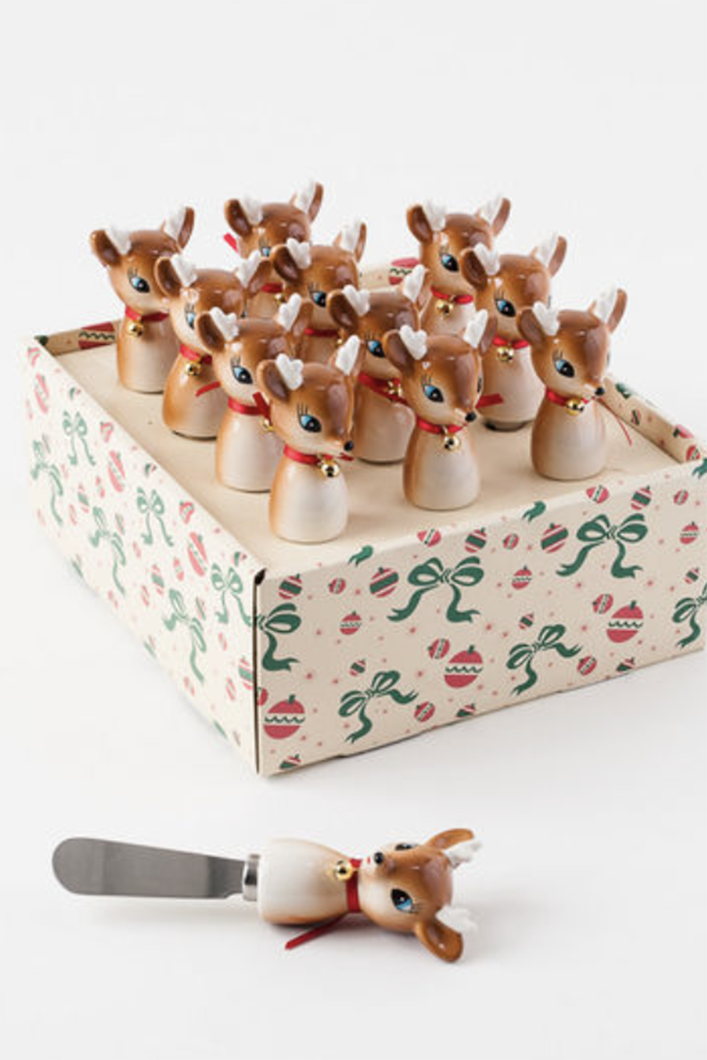 Tinsel Town Deer Spreader